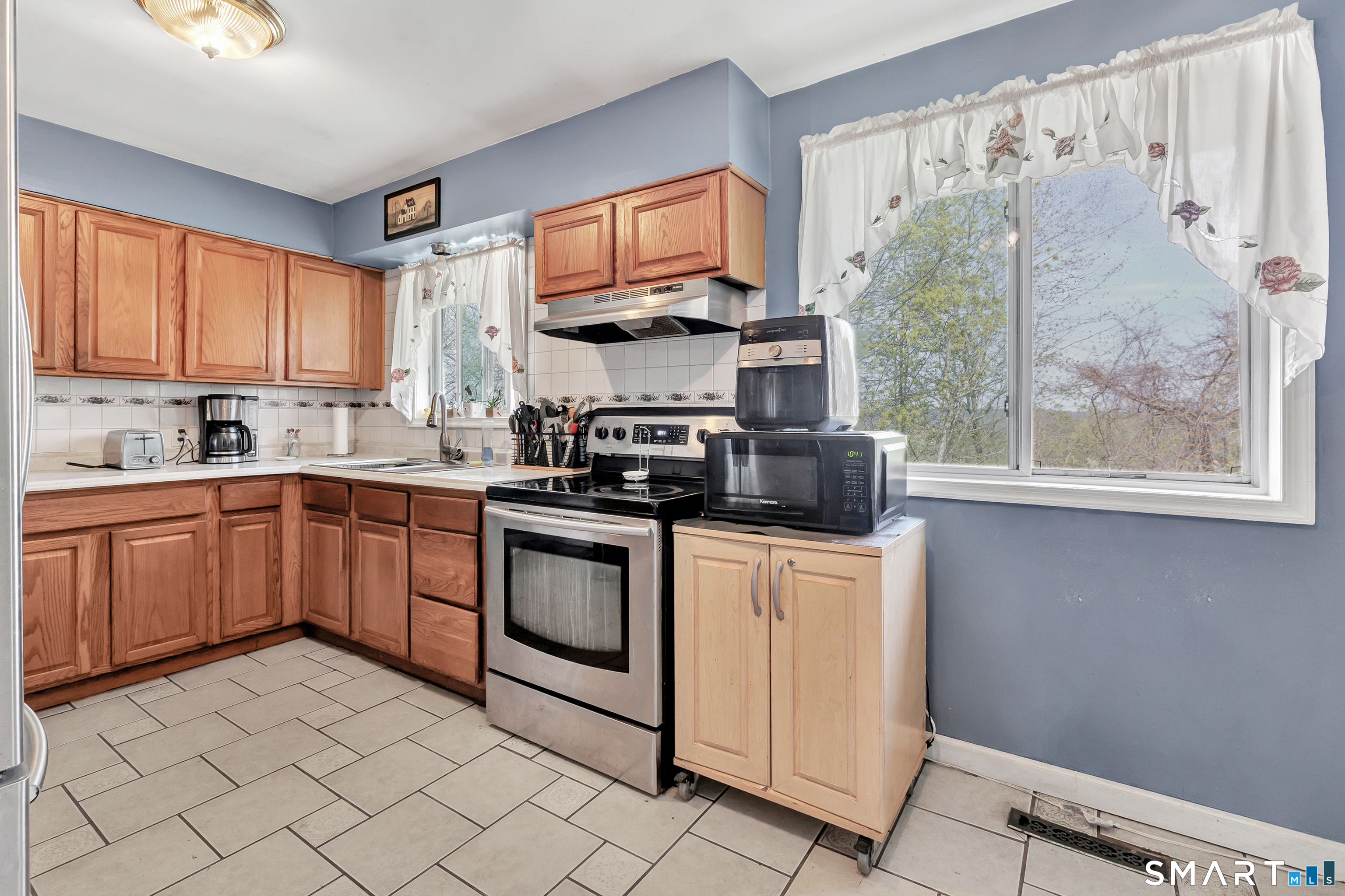 9 Alan Drive Ansonia CT 06401