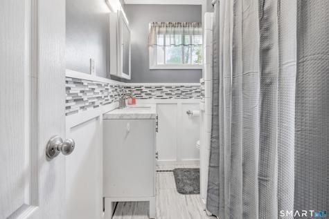 9 Alan Drive Ansonia CT 06401