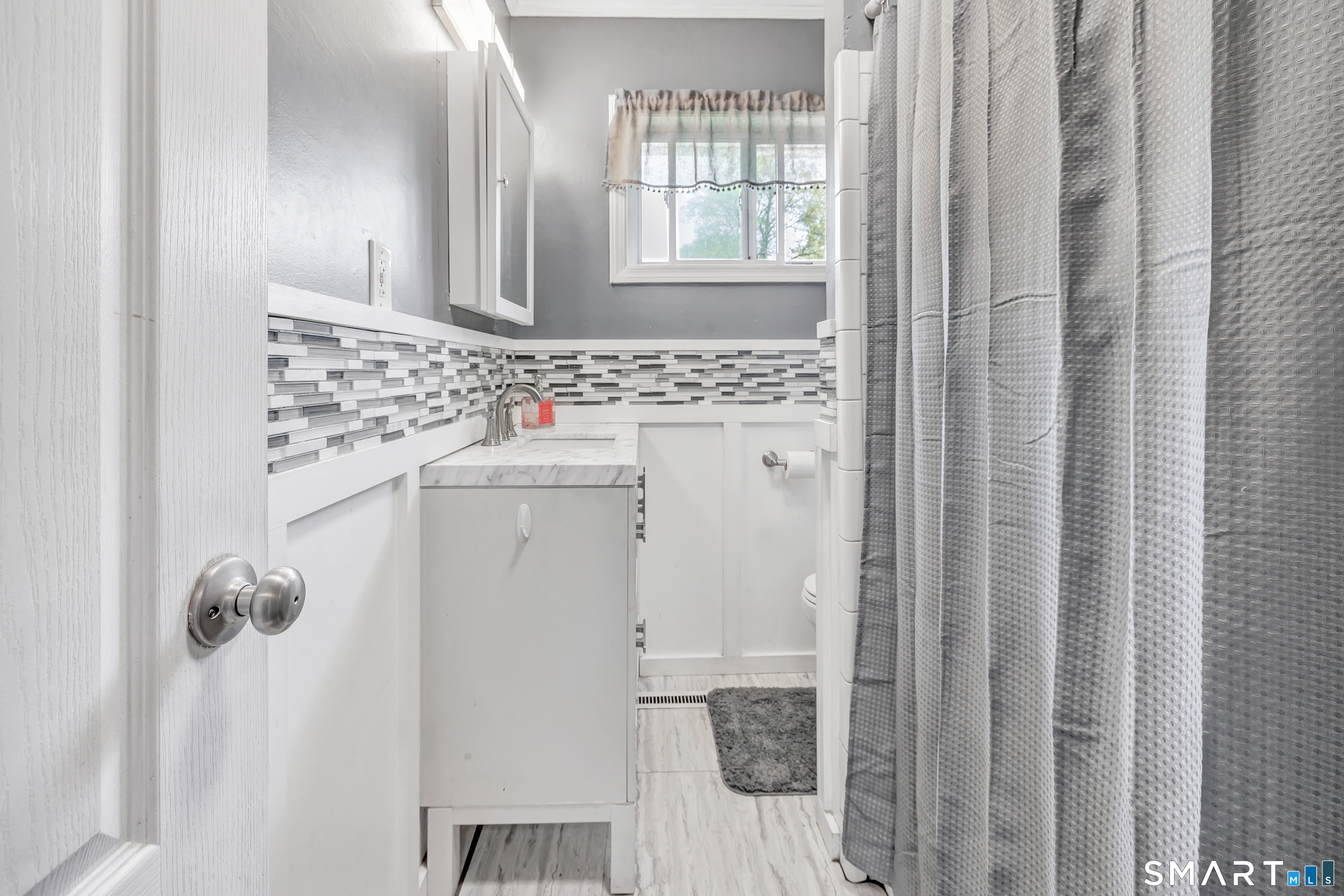 9 Alan Drive Ansonia CT 06401