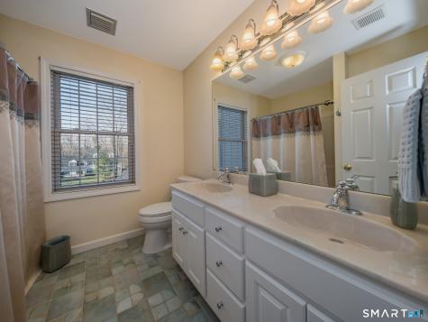 11 Kachina Way Madison CT 06443