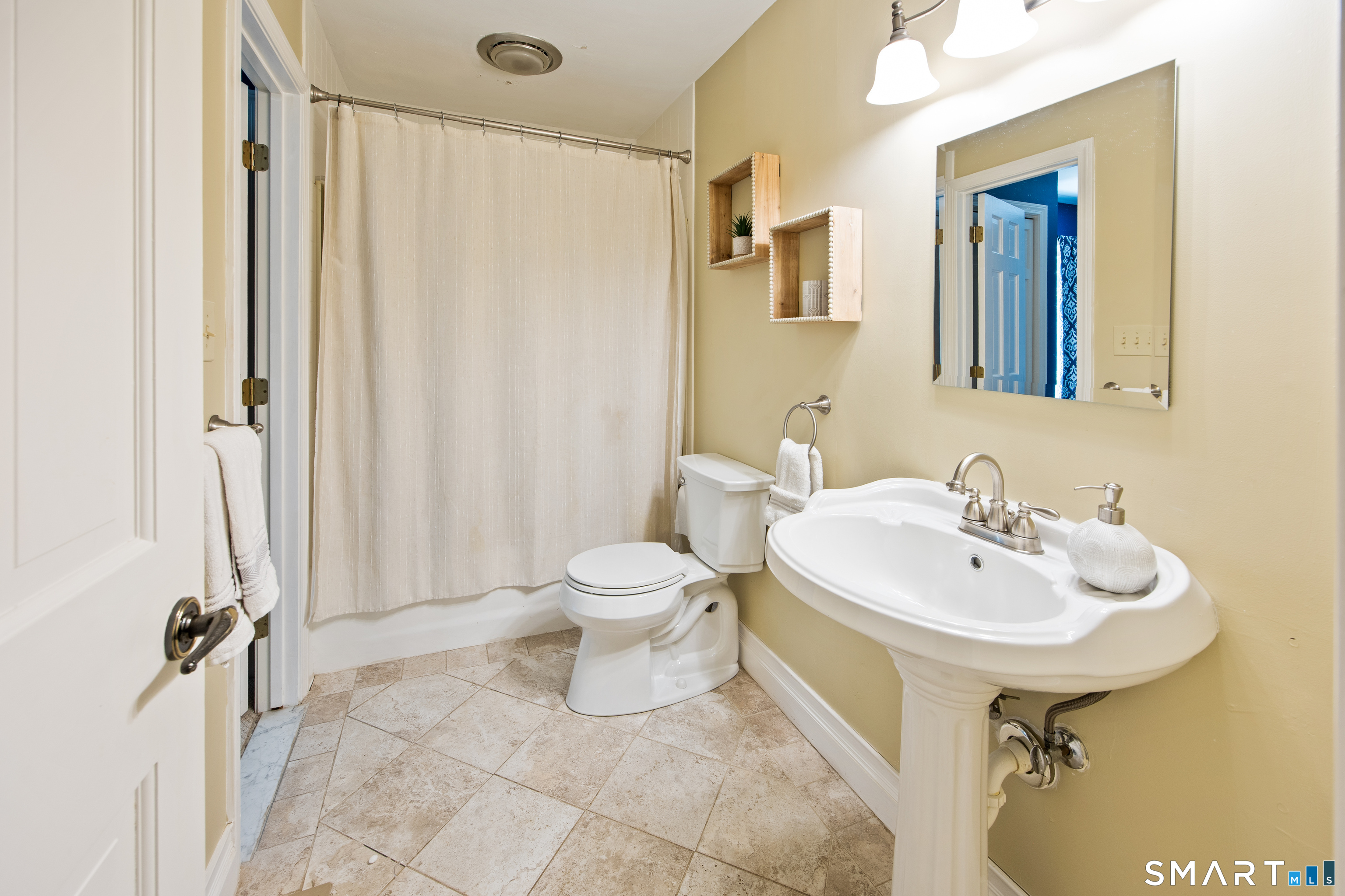 570 Riverside Drive Cheshire CT 06410