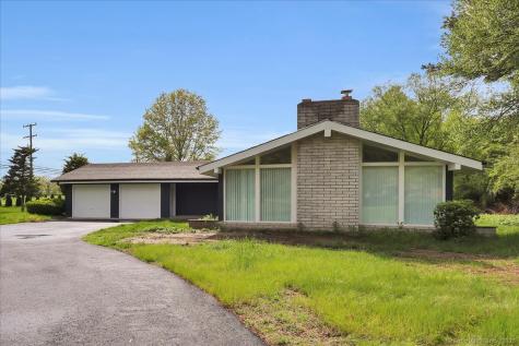 1813 Peck Lane Cheshire CT 06410