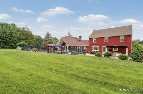 9 Hedge Meadow Lane Newtown CT 06470