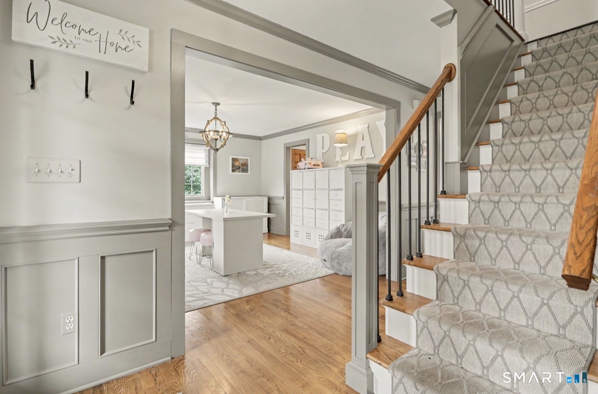 9 Hedge Meadow Lane Newtown CT 06470
