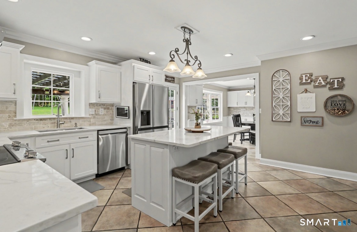 9 Hedge Meadow Lane Newtown CT 06470