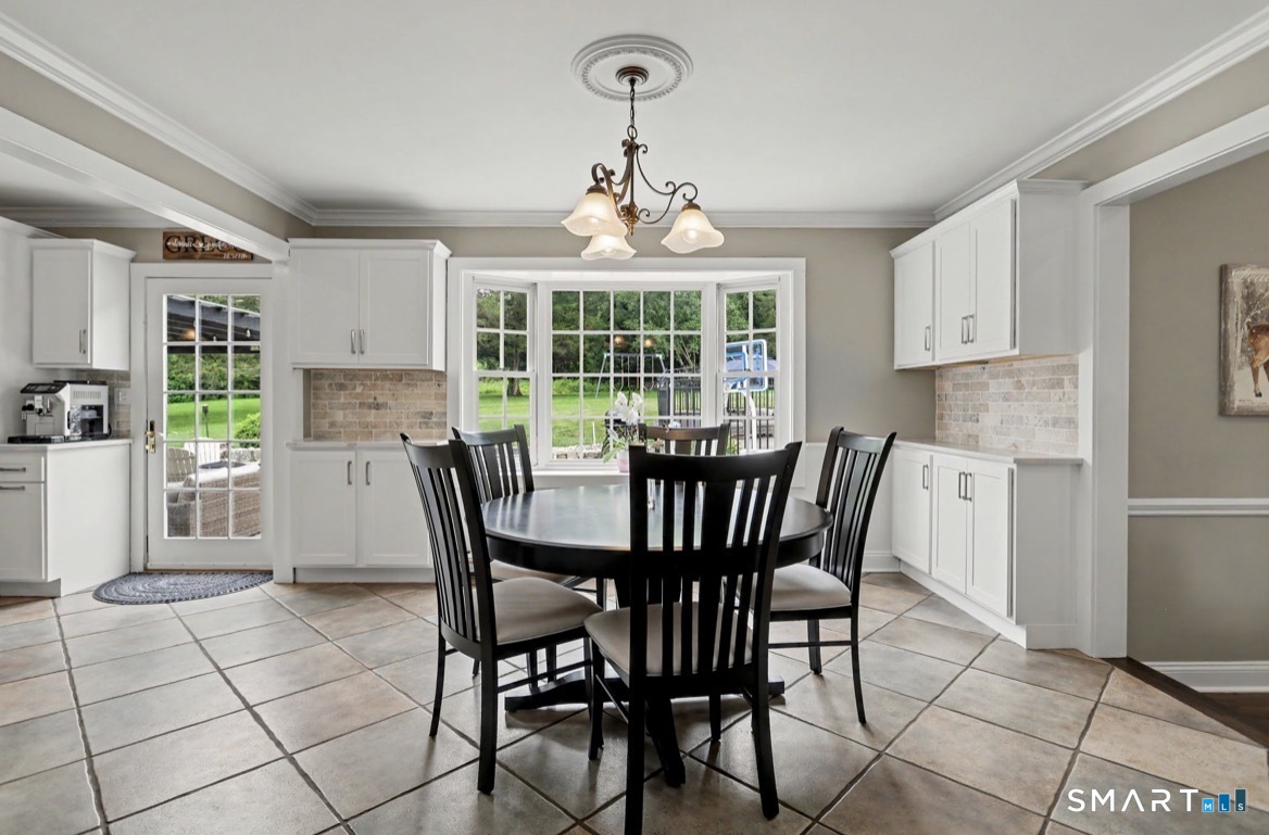 9 Hedge Meadow Lane Newtown CT 06470
