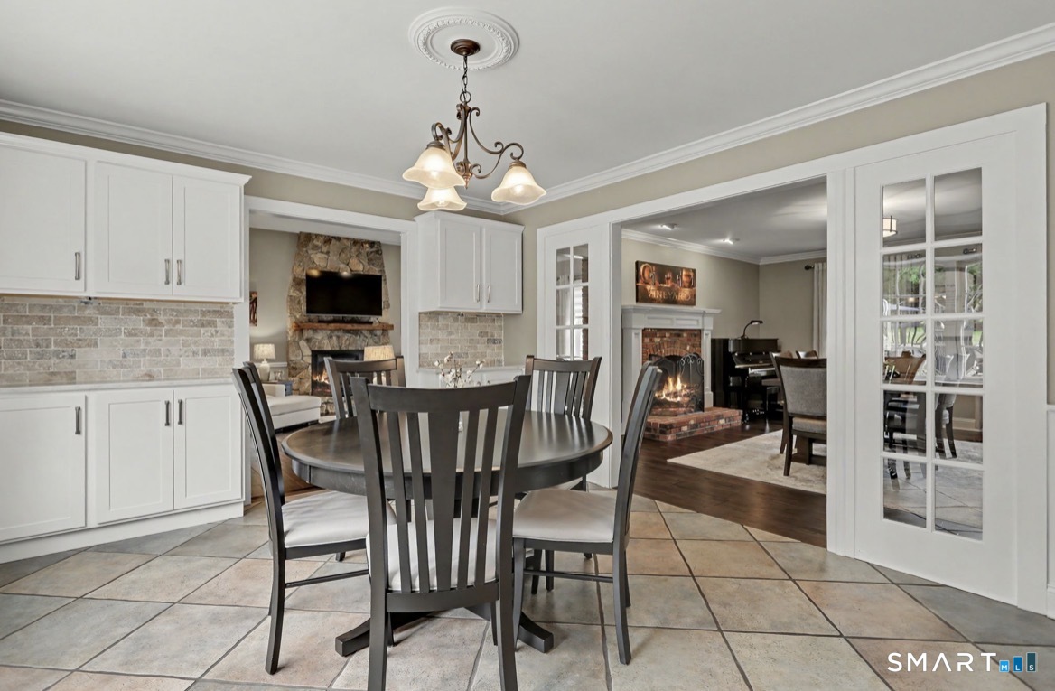 9 Hedge Meadow Lane Newtown CT 06470