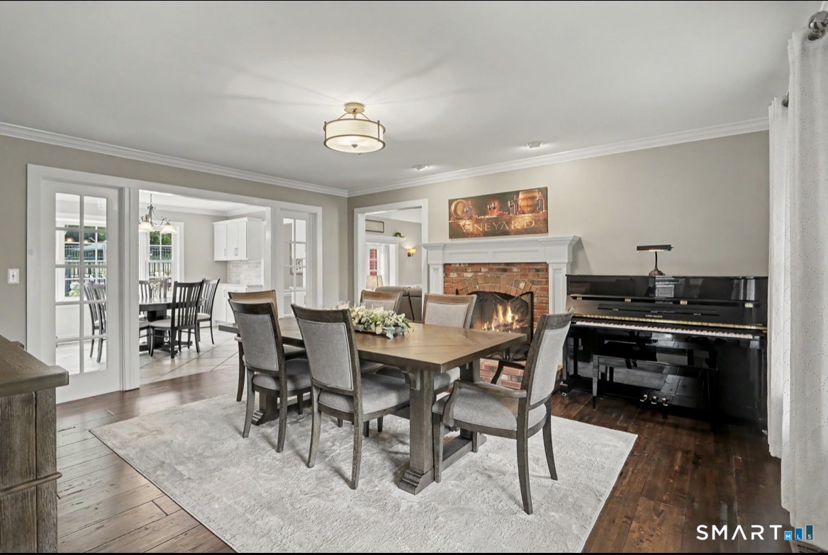 9 Hedge Meadow Lane Newtown CT 06470