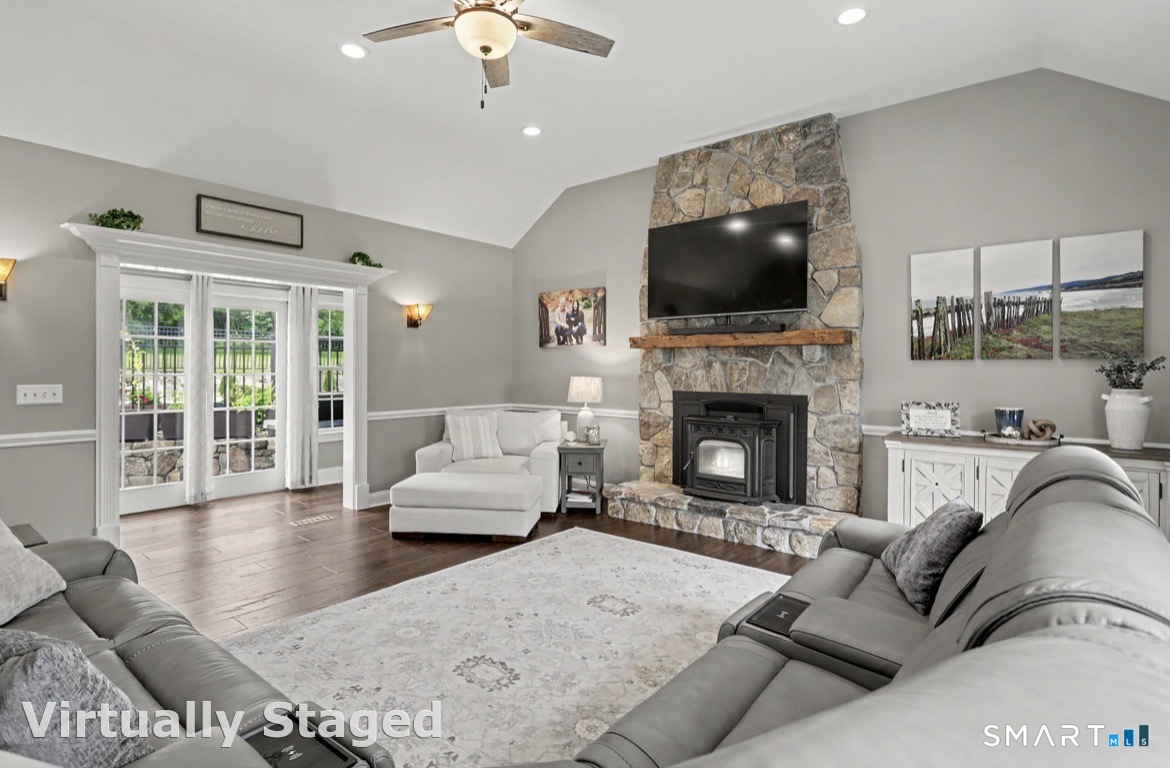 9 Hedge Meadow Lane Newtown CT 06470