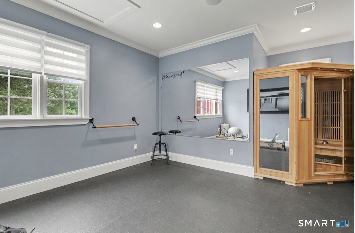 9 Hedge Meadow Lane Newtown CT 06470