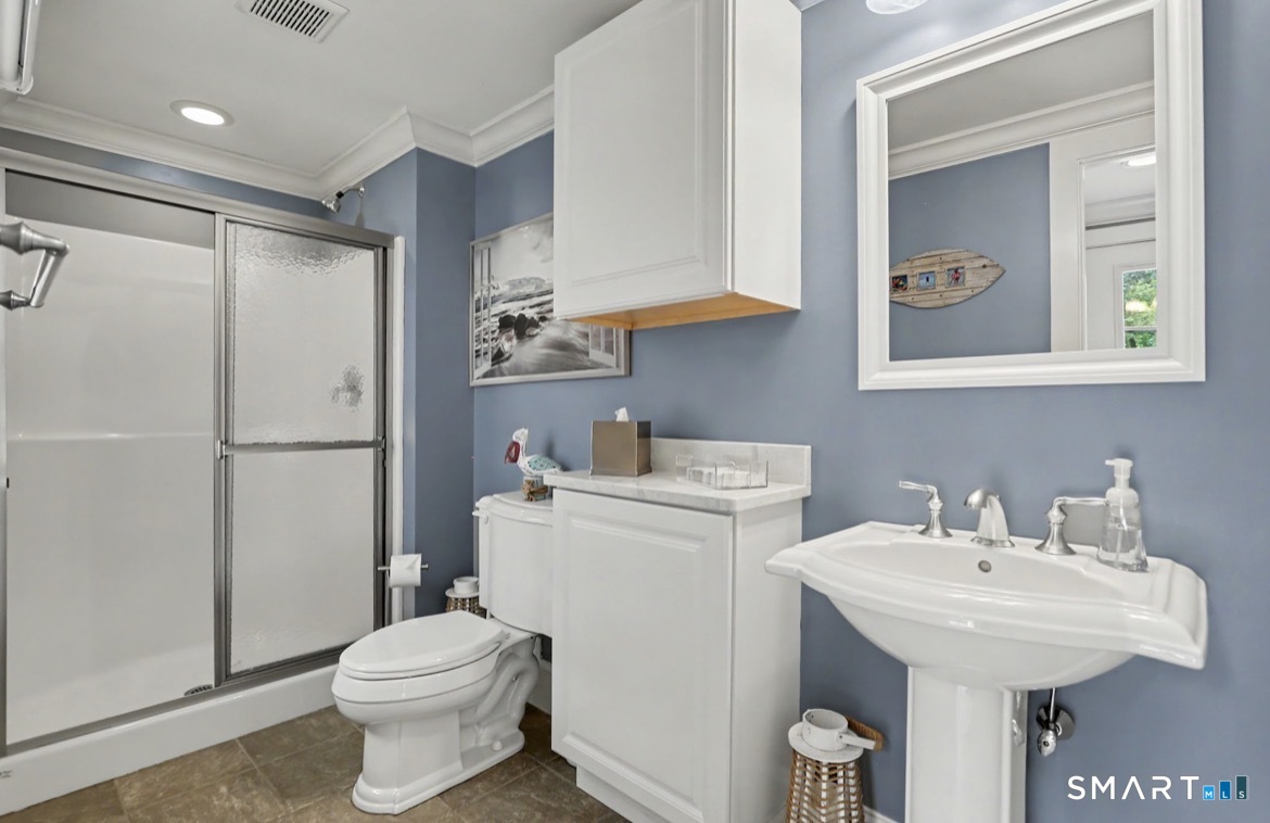 9 Hedge Meadow Lane Newtown CT 06470