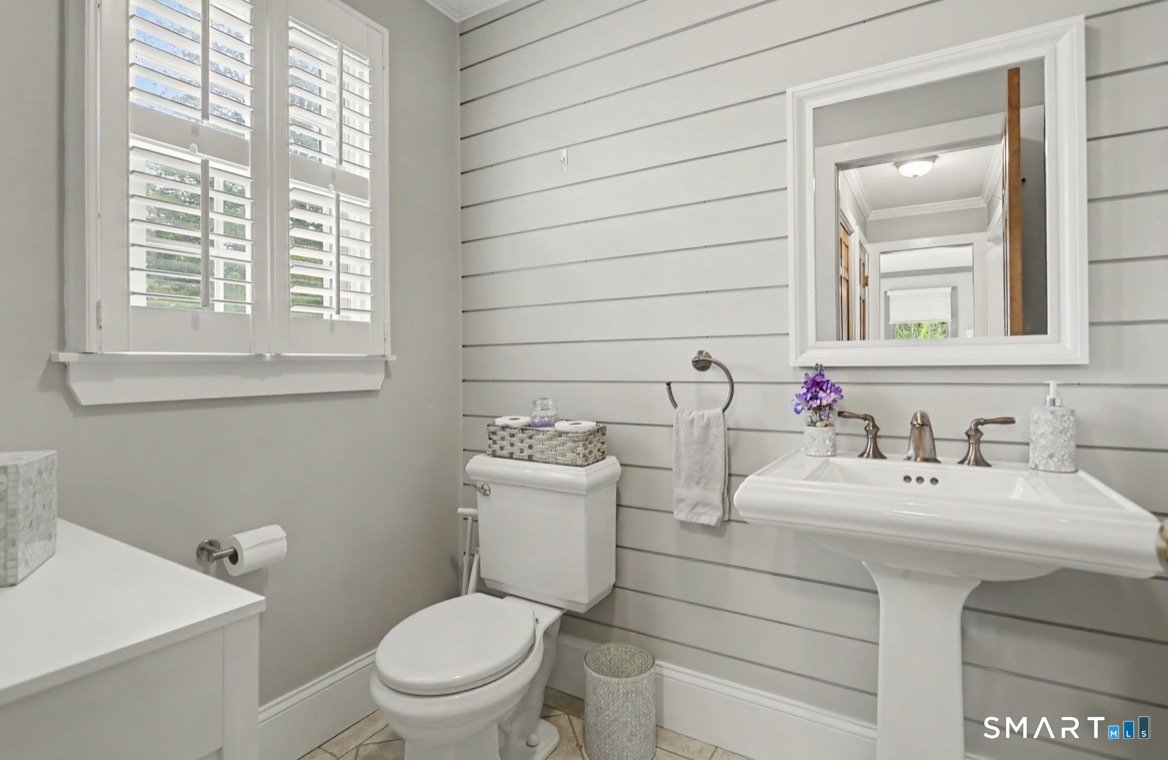 9 Hedge Meadow Lane Newtown CT 06470