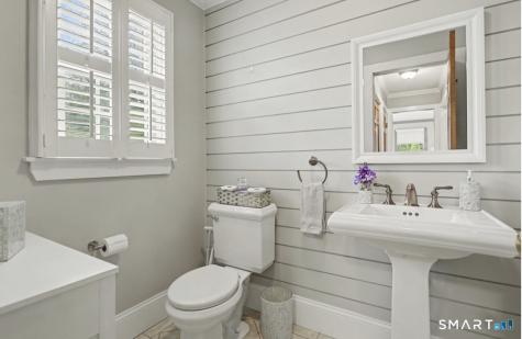 9 Hedge Meadow Lane Newtown CT 06470