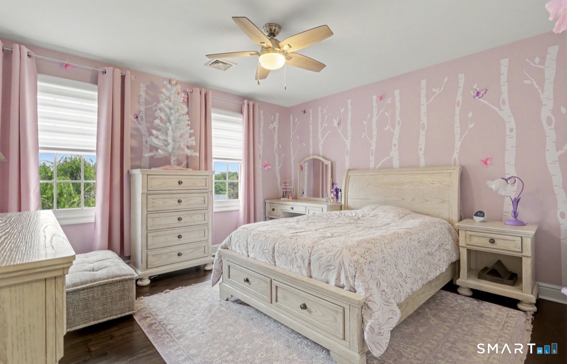 9 Hedge Meadow Lane Newtown CT 06470