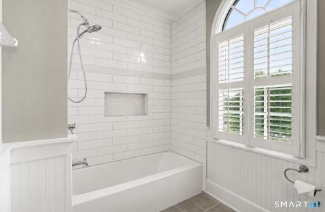 9 Hedge Meadow Lane Newtown CT 06470