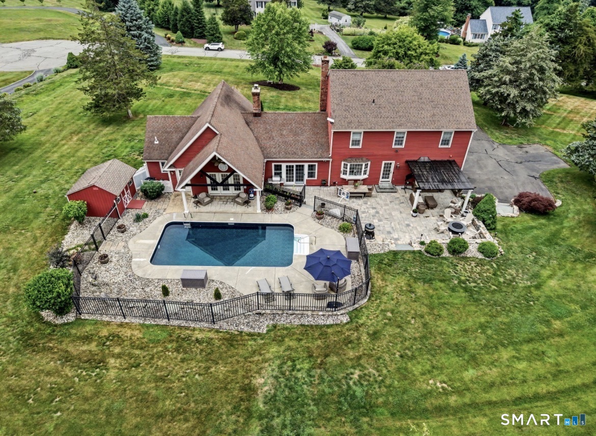 9 Hedge Meadow Lane Newtown CT 06470