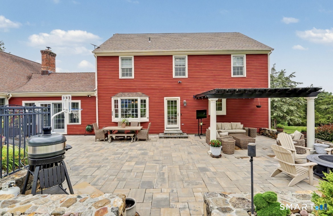 9 Hedge Meadow Lane Newtown CT 06470