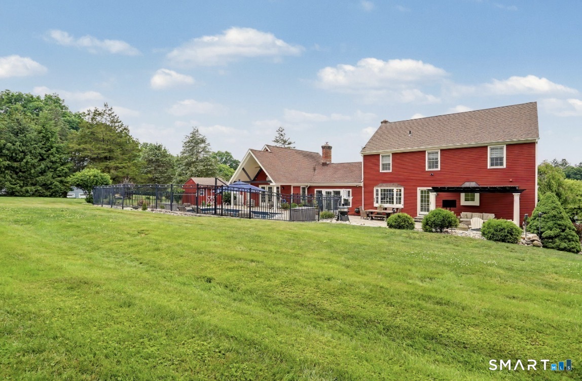 9 Hedge Meadow Lane Newtown CT 06470
