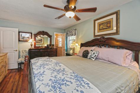 30 Lakeview Drive Milford CT 06460
