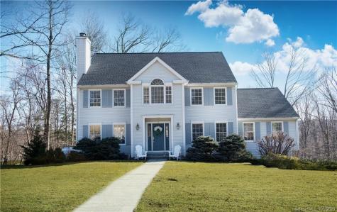 15 Greenknoll Drive Brookfield CT 06804
