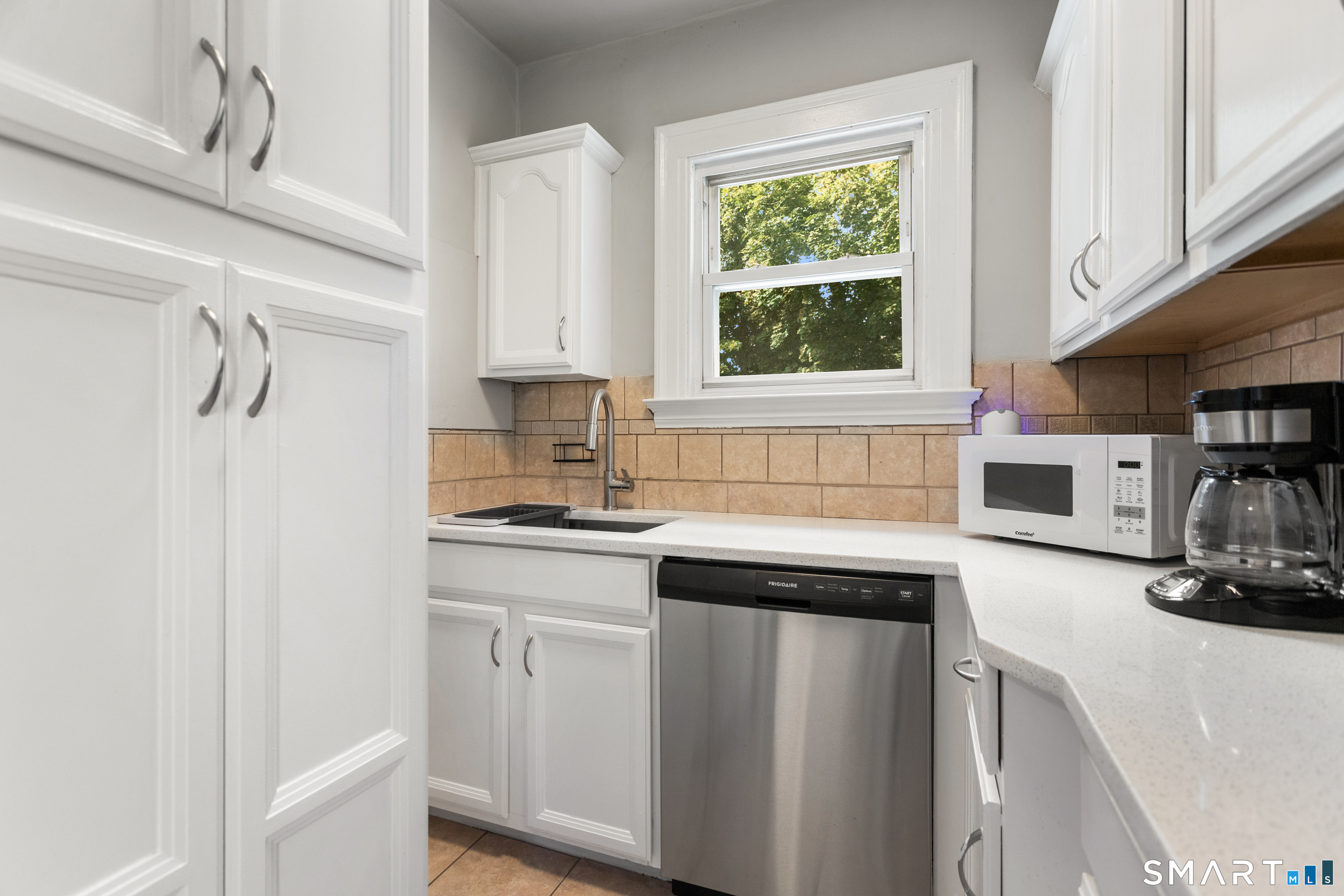 86 Roydon Road New Haven CT 06511