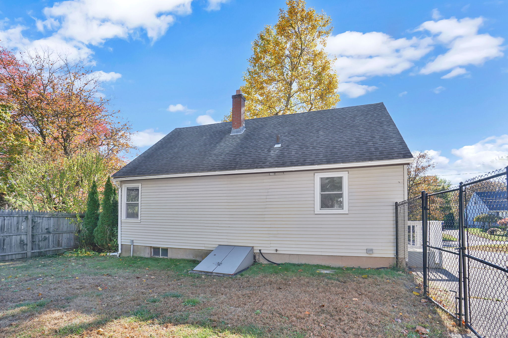 21 King Court Enfield CT 06082