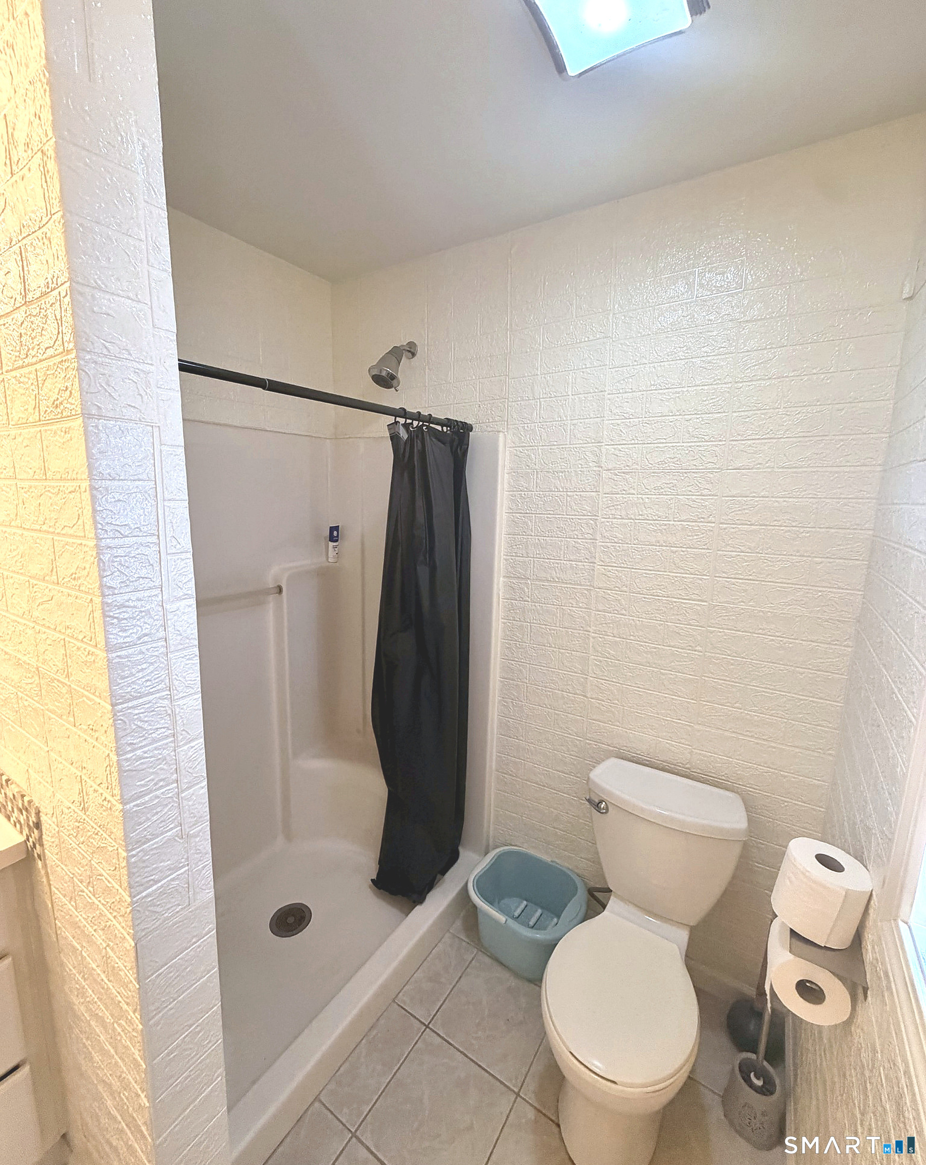35 Andrea Drive West Haven CT 06516