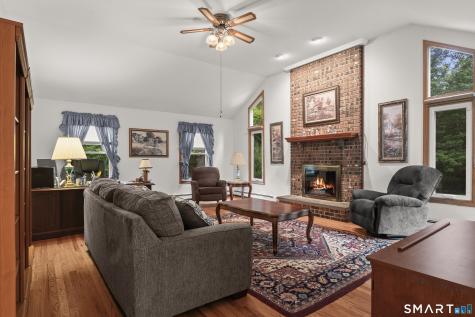 26 Greenwood Circle Seymour CT 06483