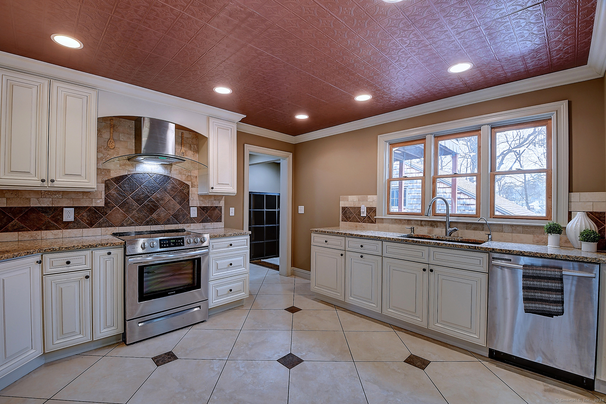 186 Raymond Road West Hartford CT 06107
