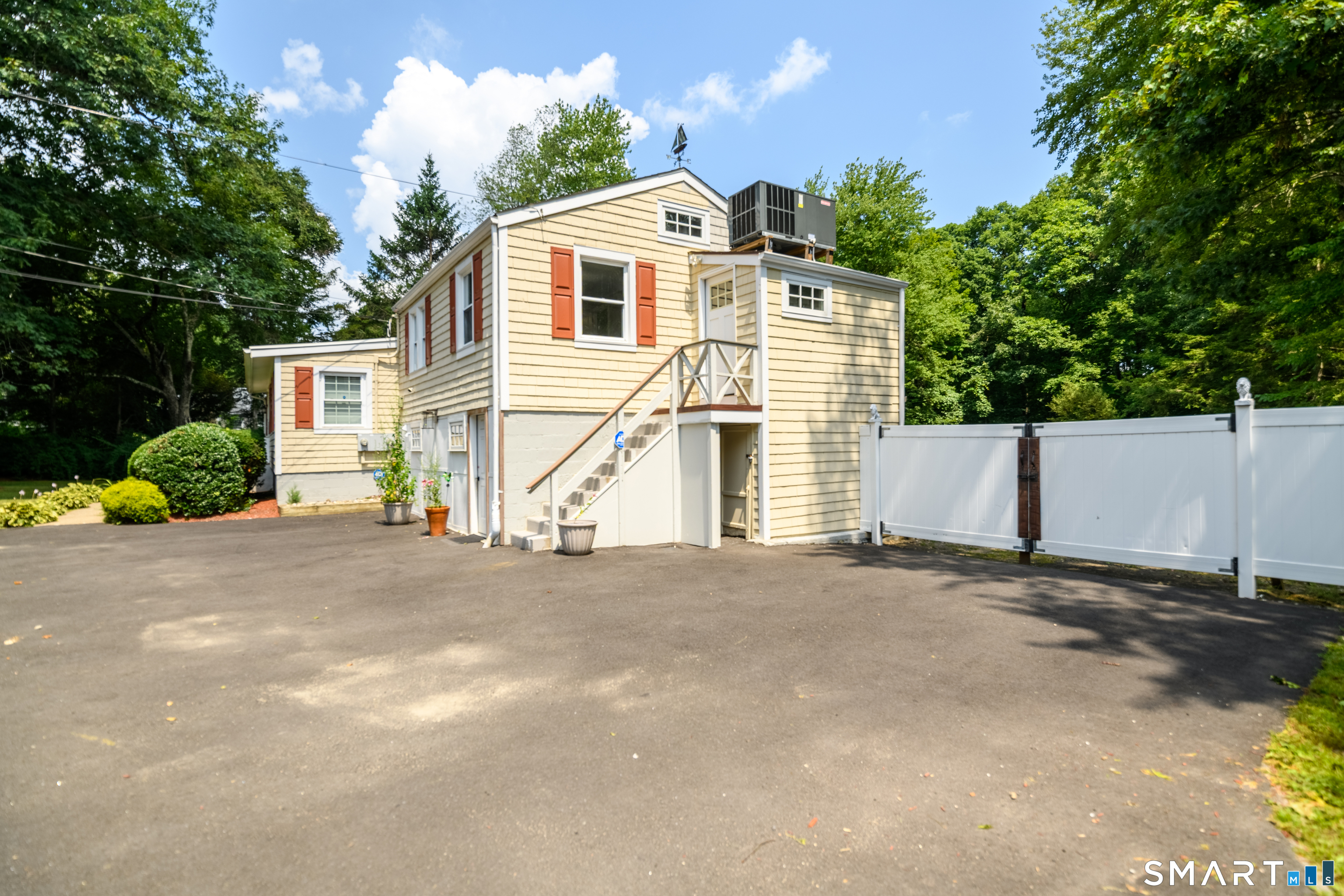 556 Pepper Street Monroe CT 06468