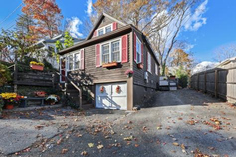 18 Lake Boulevard East Hampton CT 06424