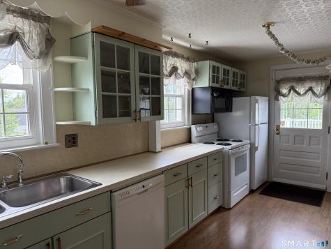 33 Randolph Avenue Thomaston CT 06787