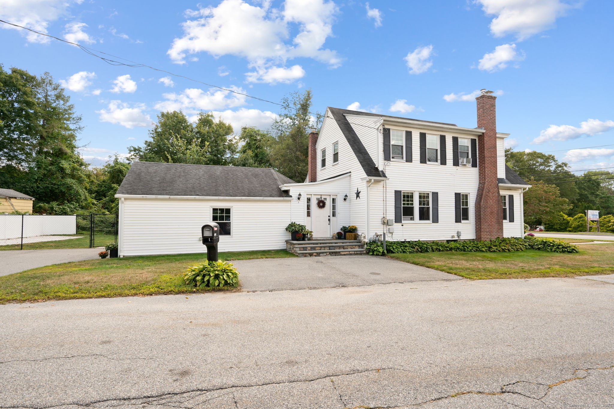 860 North Main Street Killingly CT 06239