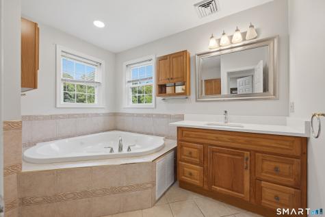 3 Old Oak Road Norwich CT 06360