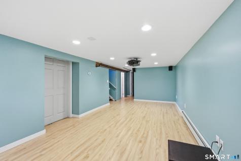 89 North Hoadley Street Naugatuck CT 06770