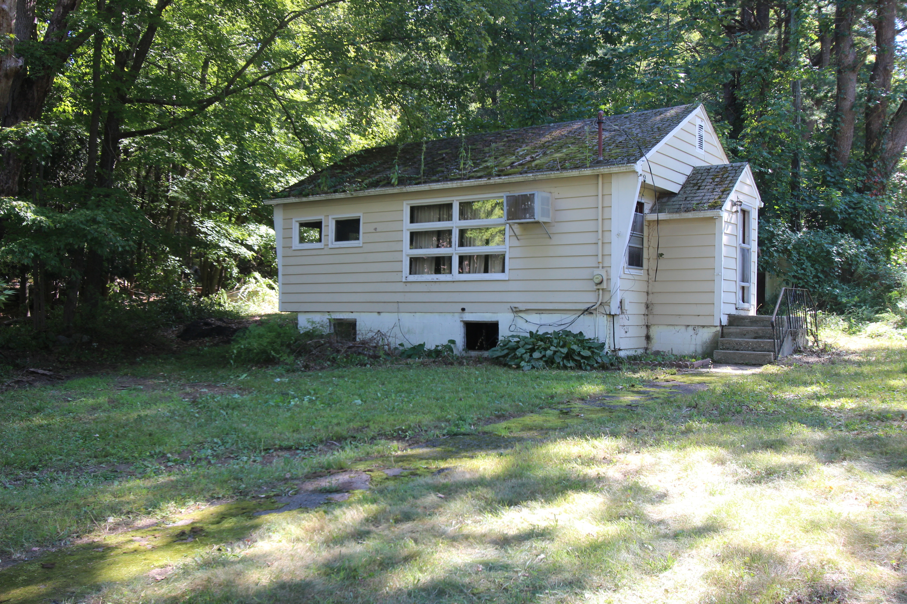 137 Maple Street Seymour CT 06483