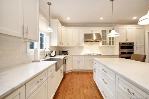 109 Jeniford Road Fairfield CT 06824