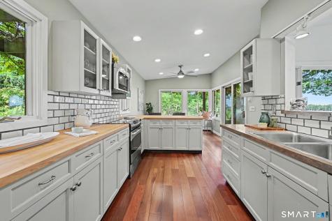 31 Splitrock Road Norwalk CT 06854