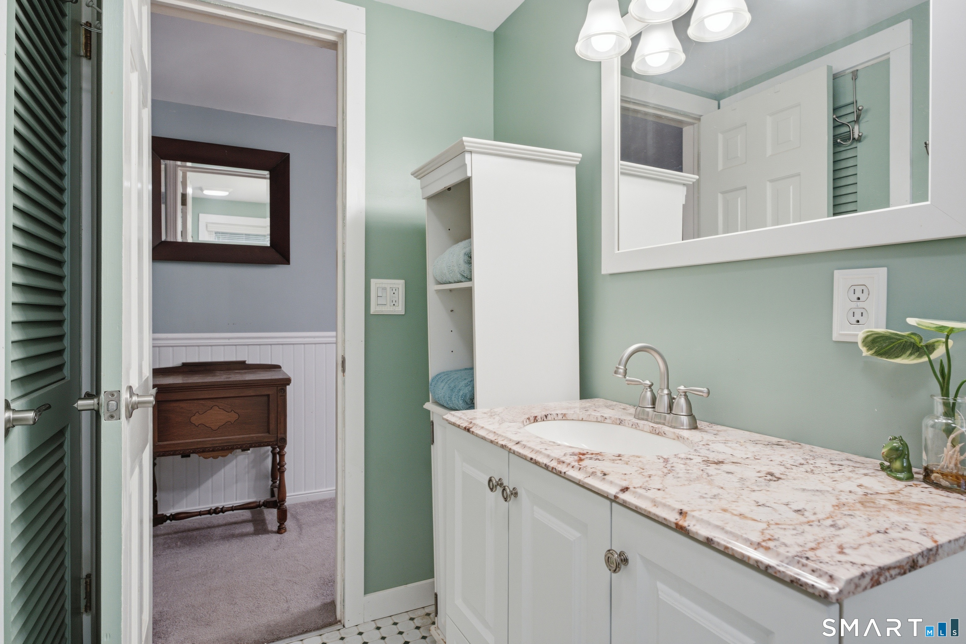 14 Larry Street Norwich CT 06360