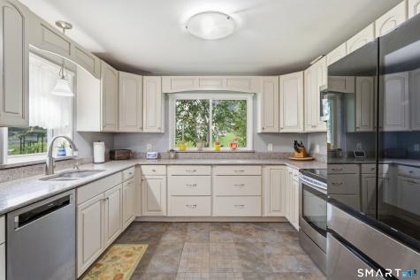 14 Larry Street Norwich CT 06360