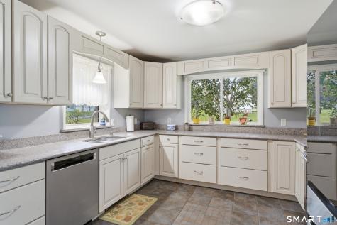 14 Larry Street Norwich CT 06360