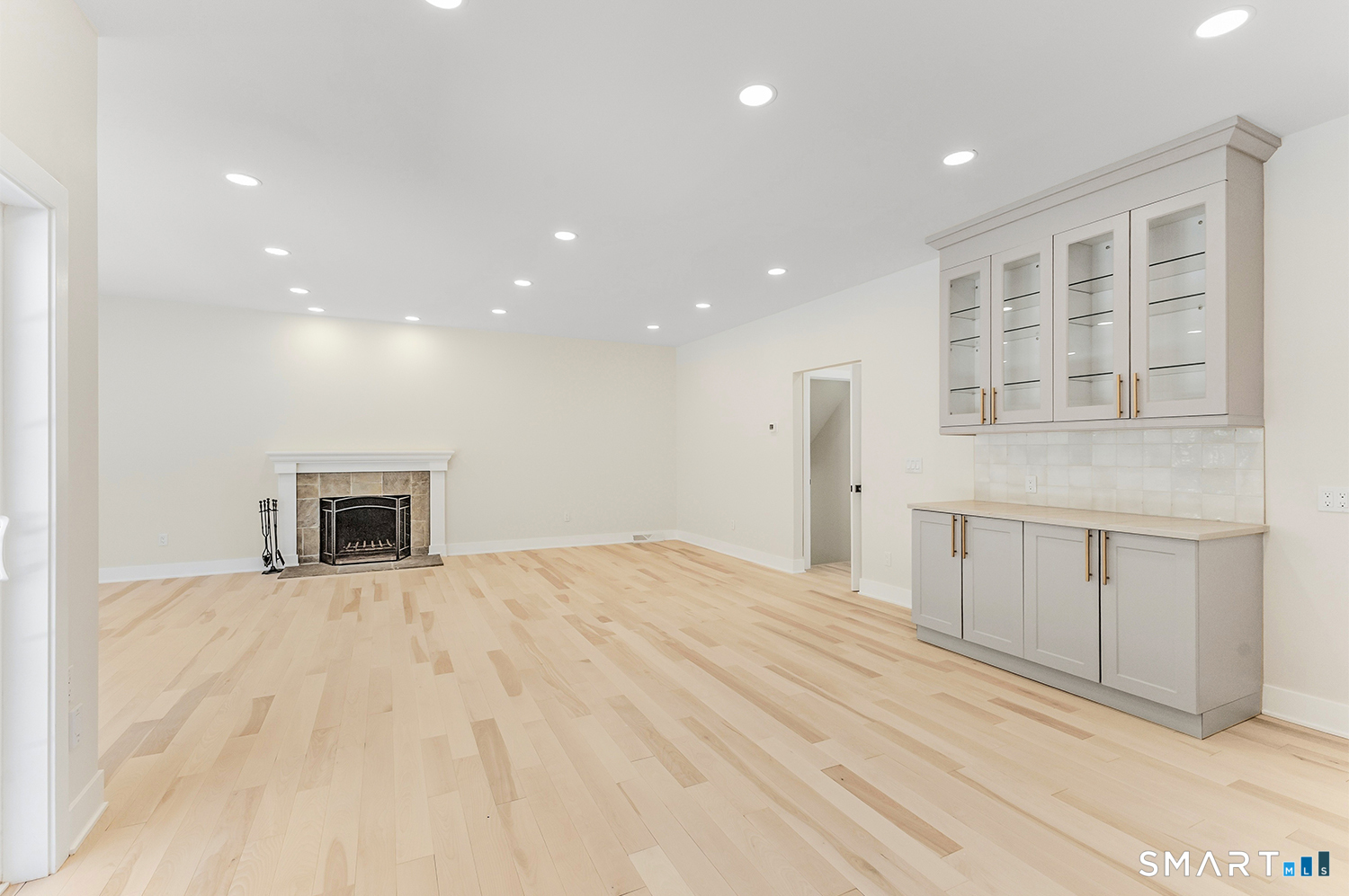 7 Queens Peak Canton CT 06019