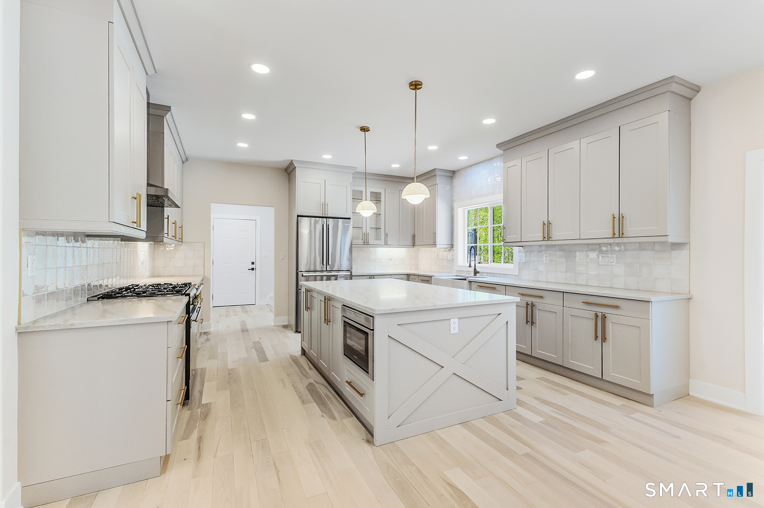 7 Queens Peak Canton CT 06019