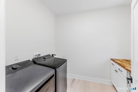 7 Queens Peak Canton CT 06019