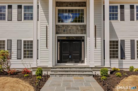7 Queens Peak Canton CT 06019