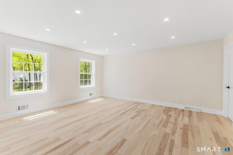 7 Queens Peak Canton CT 06019