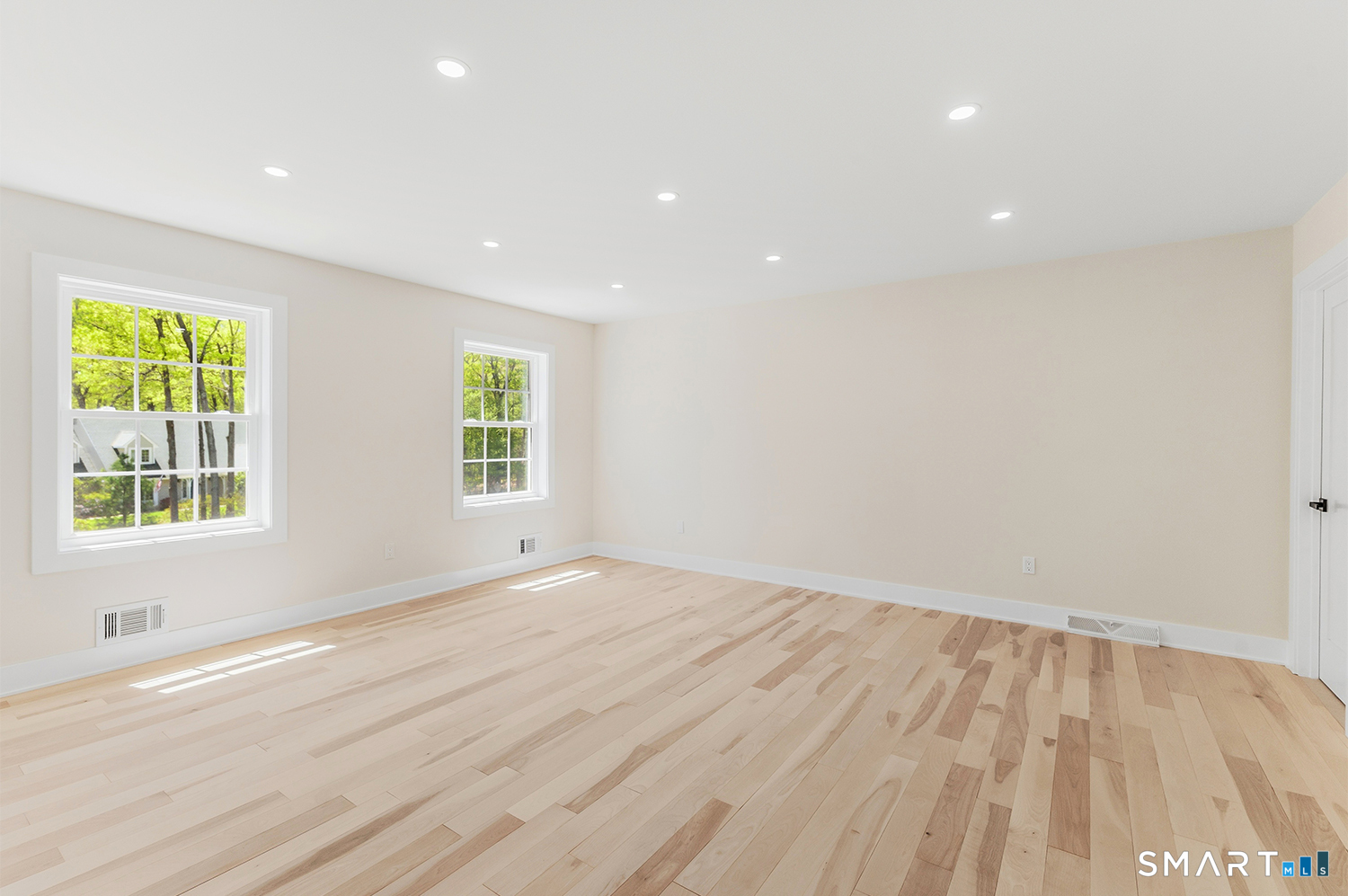 7 Queens Peak Canton CT 06019