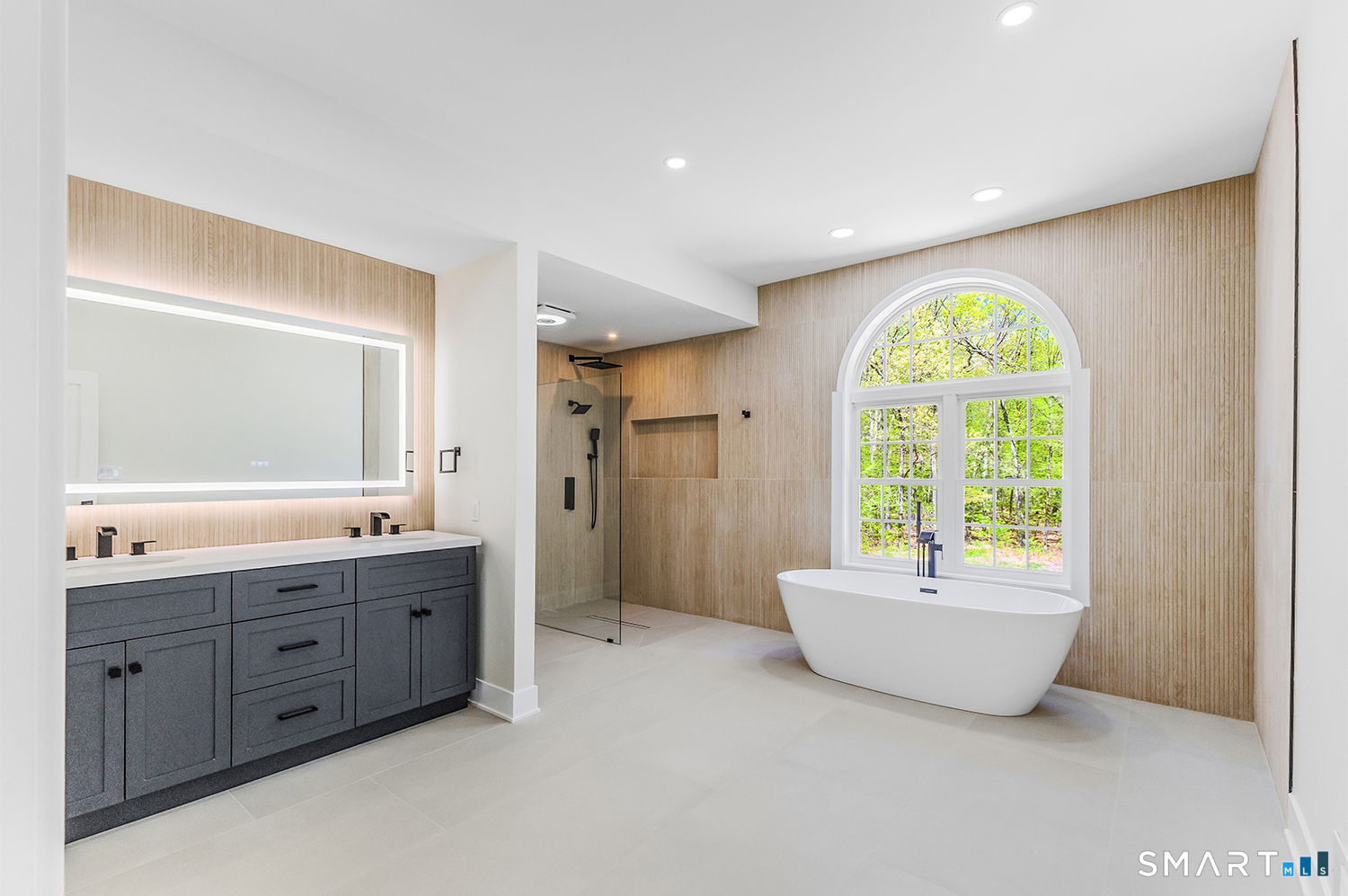 7 Queens Peak Canton CT 06019