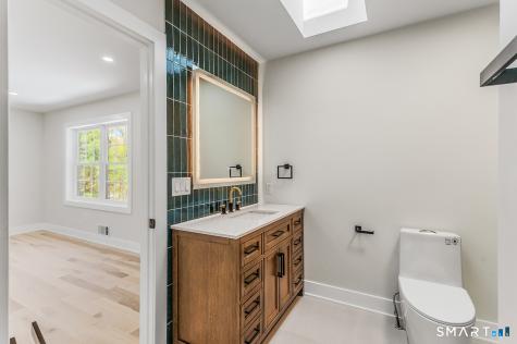7 Queens Peak Canton CT 06019