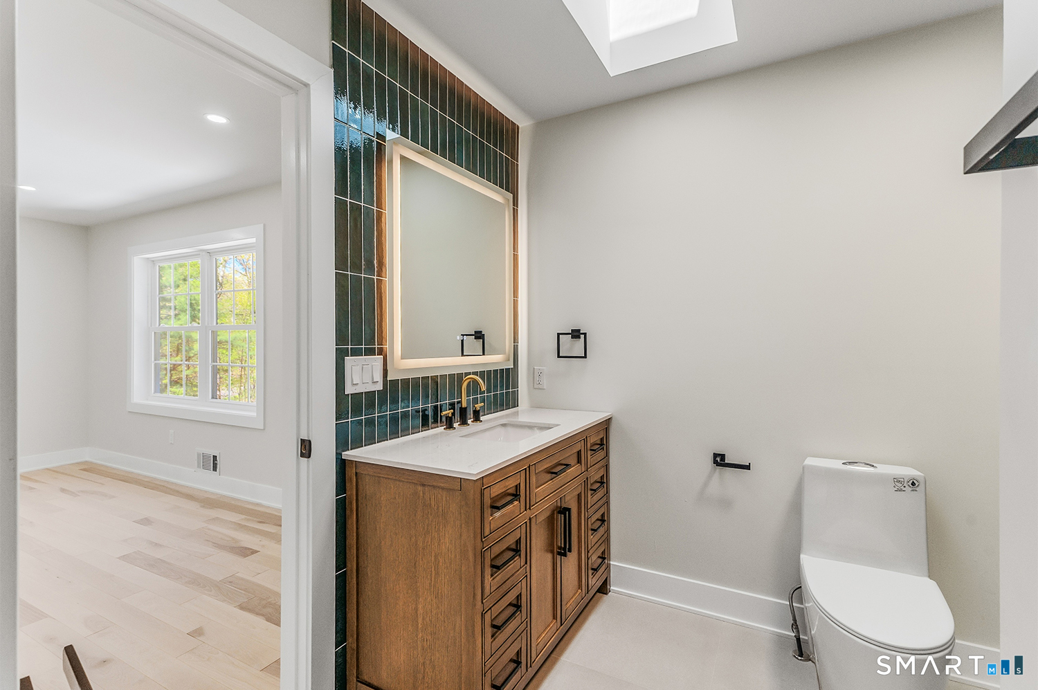 7 Queens Peak Canton CT 06019